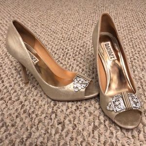 Badgley Mischka soft champagne gold peep toe pumps